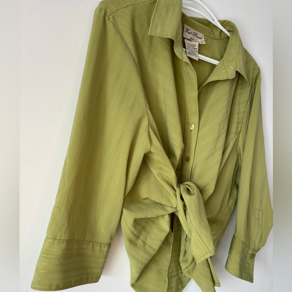 Fred David Light Green Women's Button-Down Blouse - Picture 5 of 10